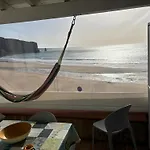 Semesterbostad Wake Up To The Sea In Charming House In