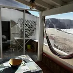 Semesterbostad Wake Up To The Sea In Charming House In