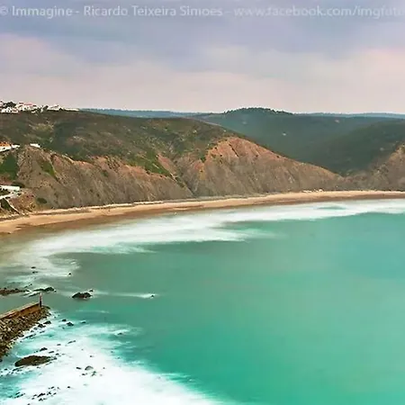 Wake Up To The Sea In Charming House In Nyaraló Aljezur