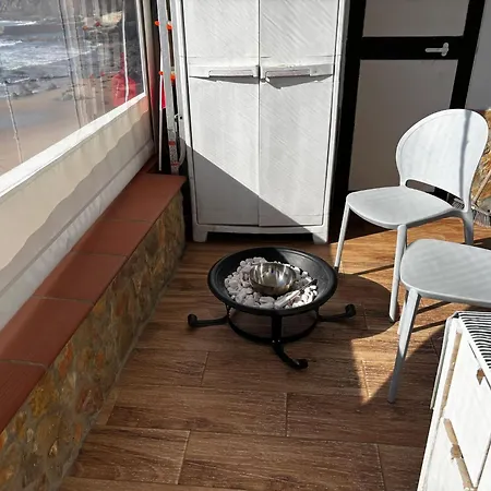 Wake Up To The Sea In Charming House In Nyaraló *