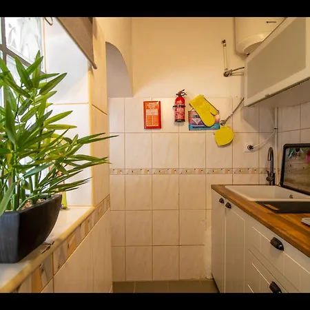 Wake Up To The Sea In Charming House In Feriehus
