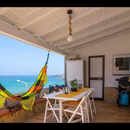 Wake Up To The Sea In Charming House In Алжезур