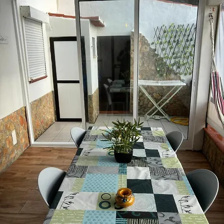 Semesterbostad Wake Up To The Sea In Charming House In